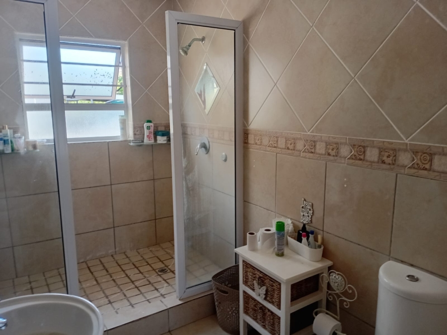 To Let 3 Bedroom Property for Rent in Beacon Bay North Eastern Cape